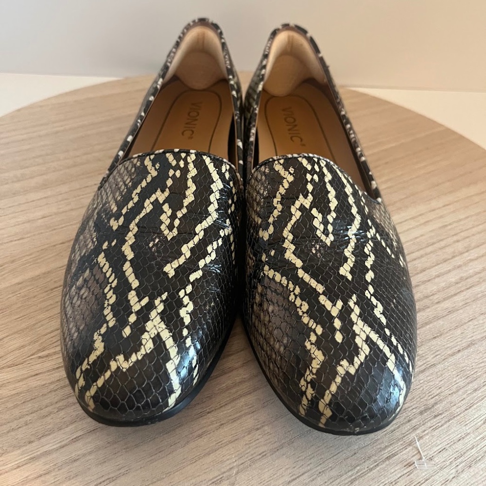 Vionic Women's Black & Cream Snake-Print Slip-On Loafers
